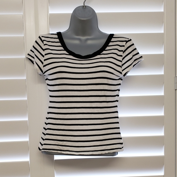 Black White Striped low back cut bow detail - Picture 5 of 6